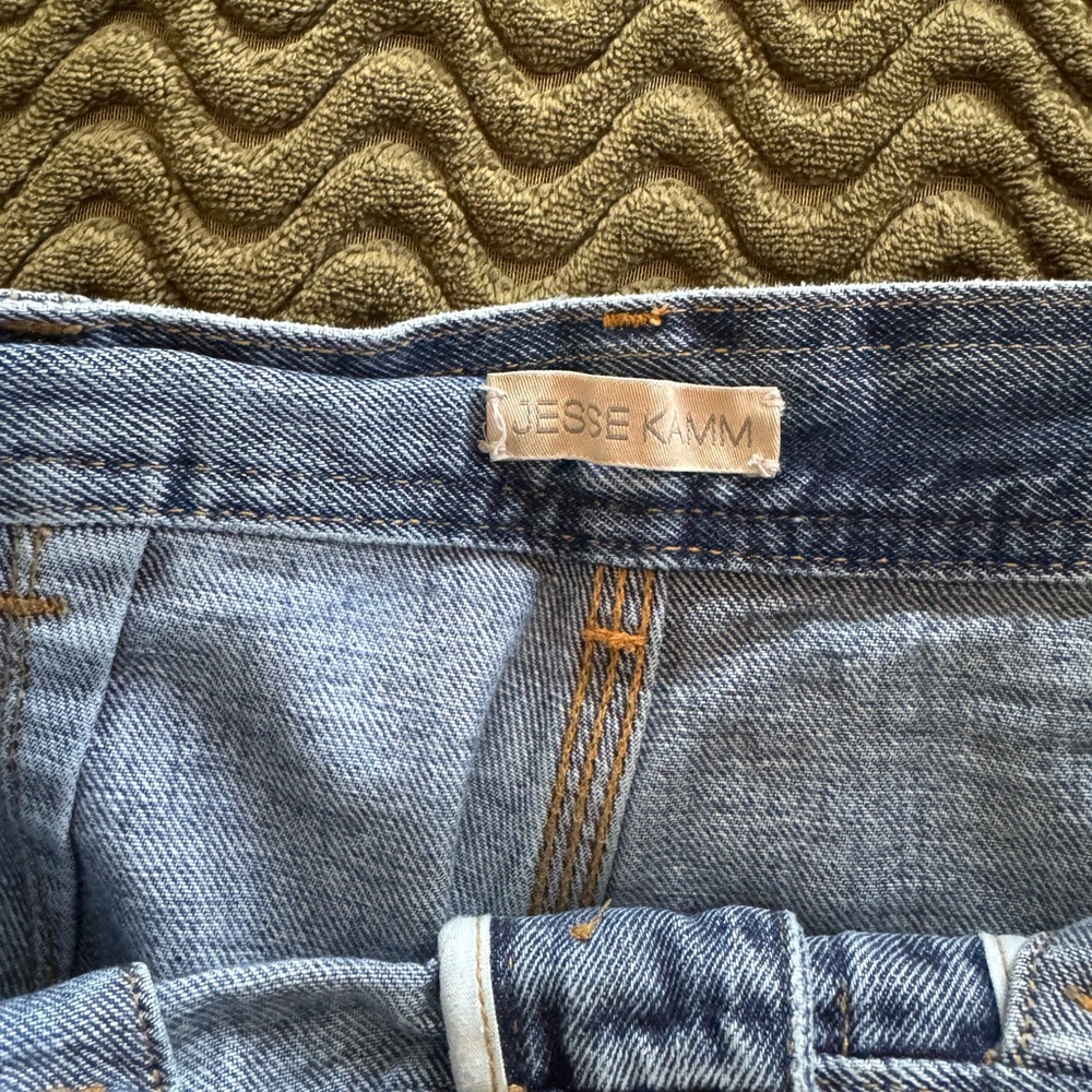 Jesse Kamm High-Rise Wide Leg Jeans in Medium Blue - Picture 5 of 7